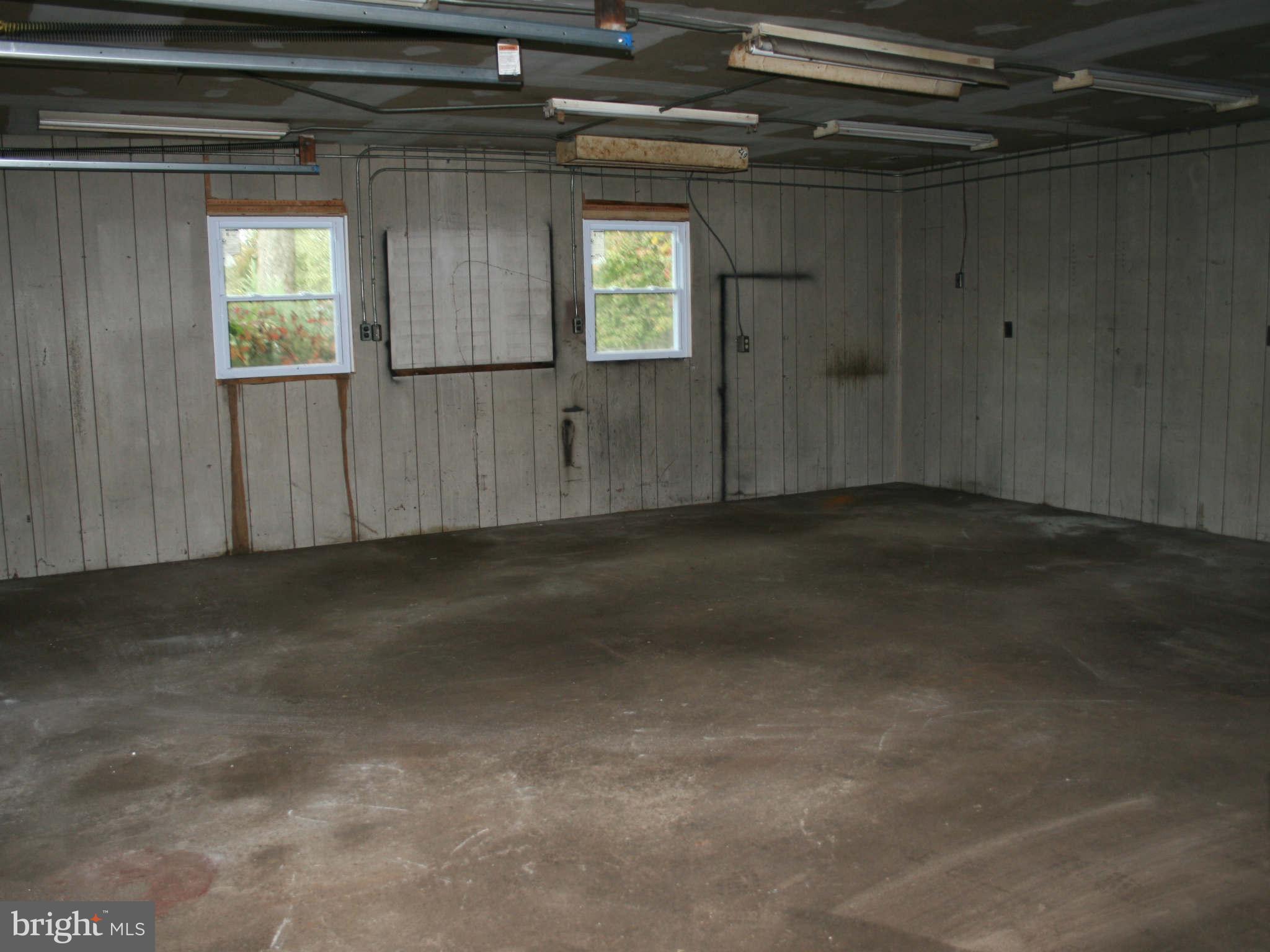 594 Old Oak Road Severn, MD 21144 - Photo 17 of 22 Garage