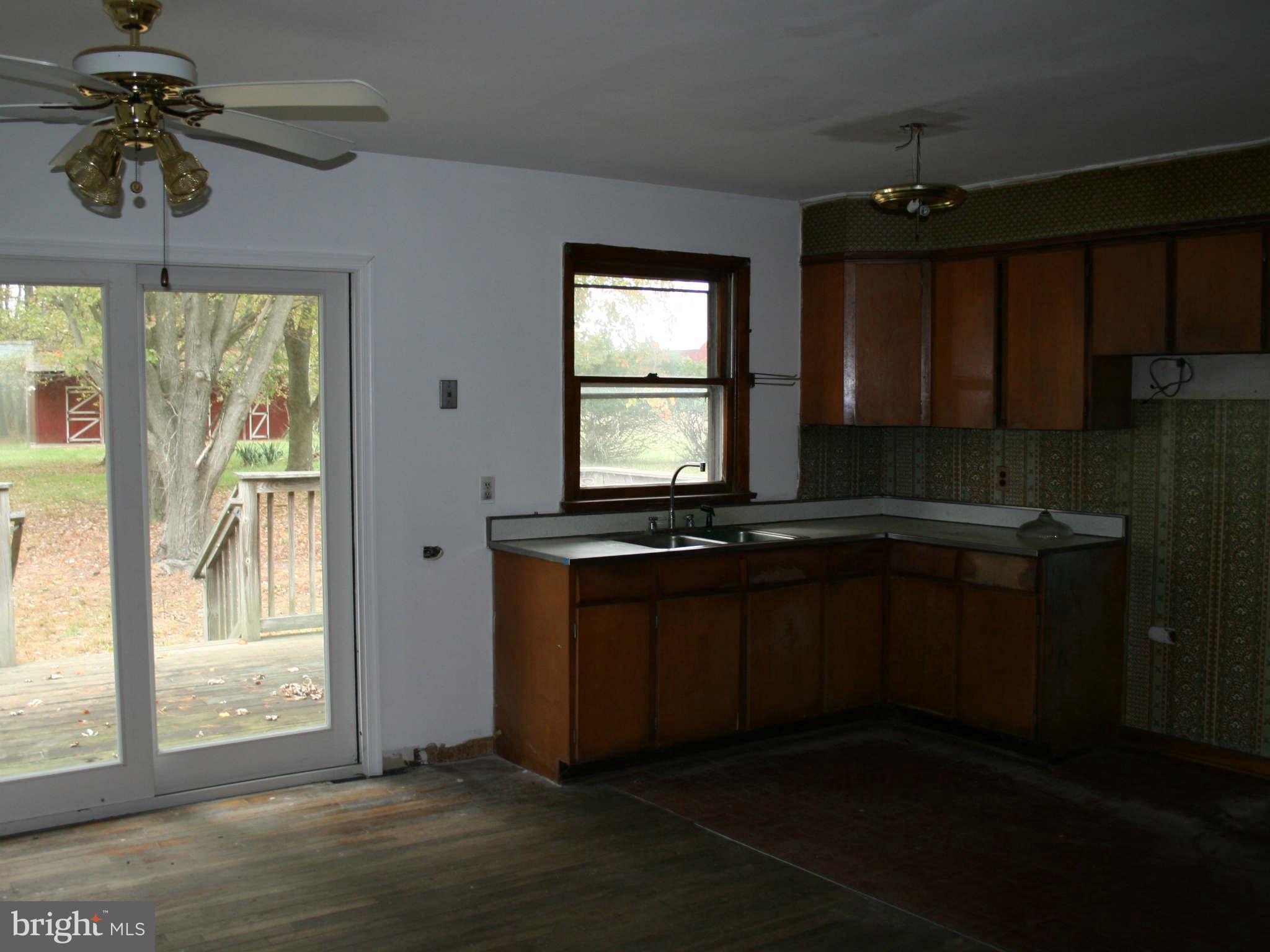 594 Old Oak Road Severn, MD 21144 - Photo 10 of 22 Kitchen