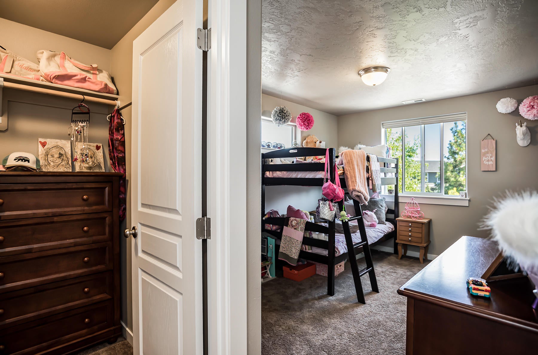 2546 Northwest Awbrey Road Bend, OR 97703 - Photo 18 of 22 Awbrey Girls Room