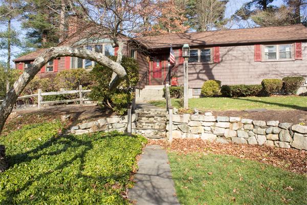 12 Spring Street Norfolk, MA 02056 - Photo 3 of 27 Gallery Image 3