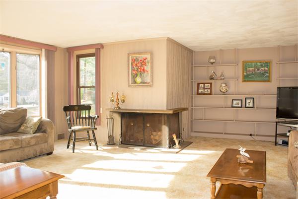 12 Spring Street Norfolk, MA 02056 - Photo 8 of 27 Gallery Image 8