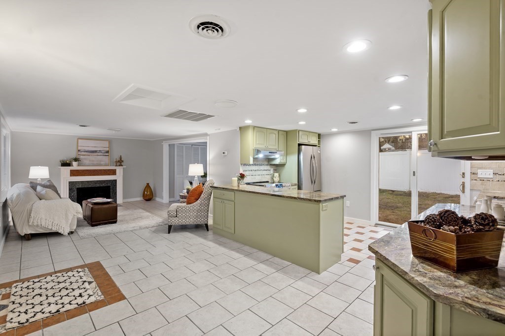 5 Rockridge Road Framingham, MA 01702 - Photo 11 of 26 Gallery Image 11