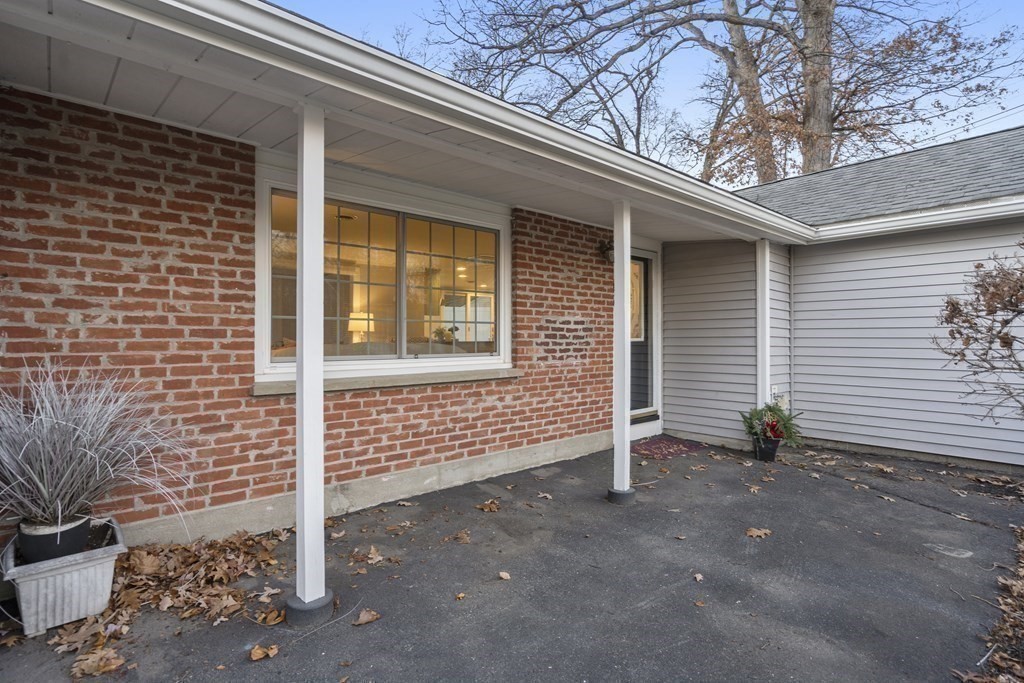 5 Rockridge Road Framingham, MA 01702 - Photo 3 of 26 Gallery Image 3