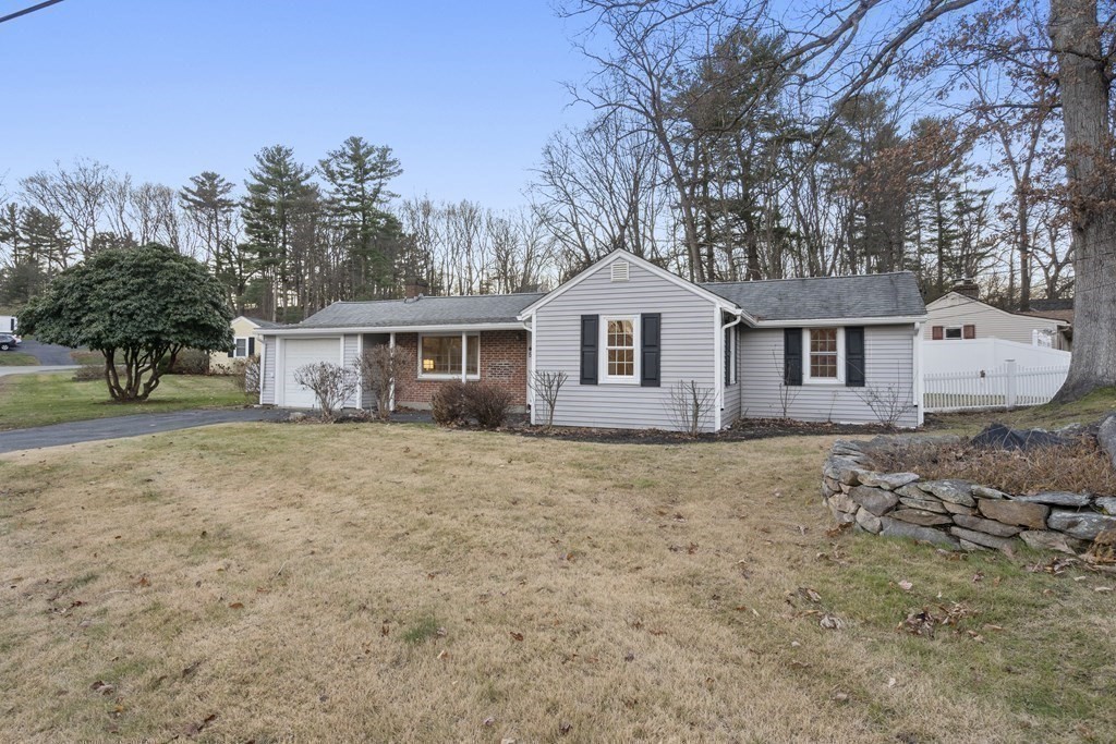 5 Rockridge Road Framingham, MA 01702 - Photo 4 of 26 Gallery Image 4