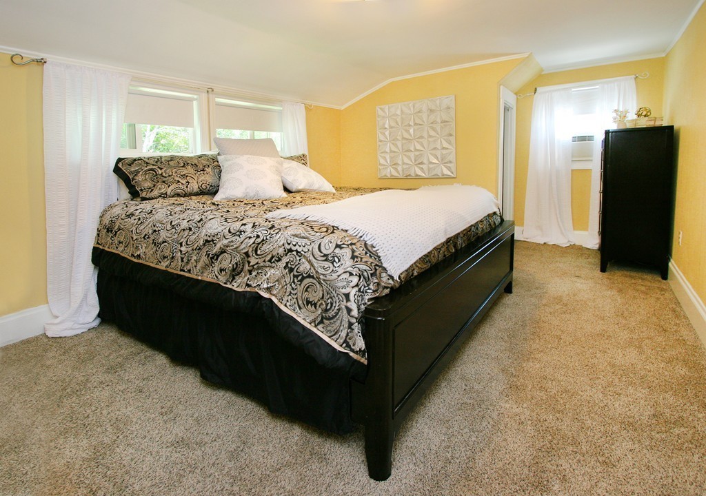 108 Hamilton Street Saugus, MA 01906 - Photo 4 of 22 Gallery Image 4