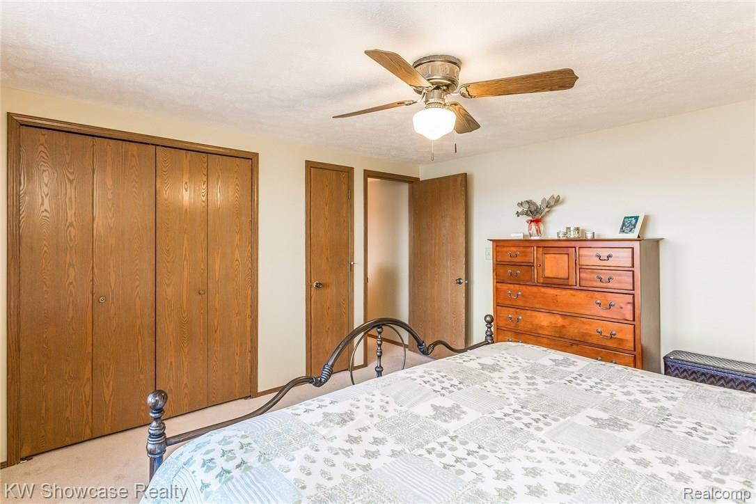 5317 Wayne Road White Lake, MI 48383 - Photo 19 of 42 023-3732584-medium.jpg