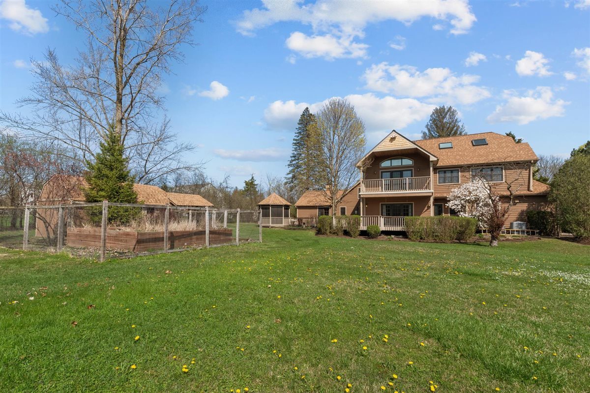 1760 Telegraph Road Lake Forest, IL 60045 - Photo 40 of 50 a front view of a house with a yard