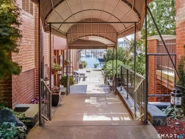 $1,395,000 | 15 1/2 Water Street, Unit 4, Groton, CT 06355