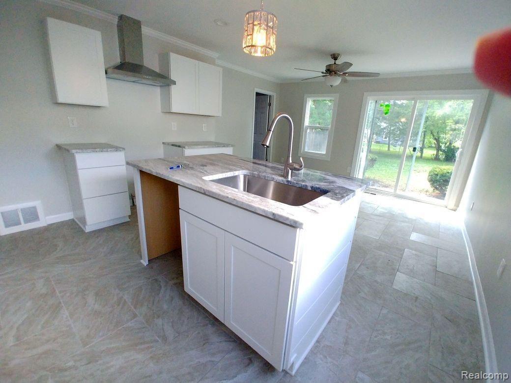 3486 Longview Avenue Rochester, MI 48307 - Photo 8 of 30 Kitchen .jpg