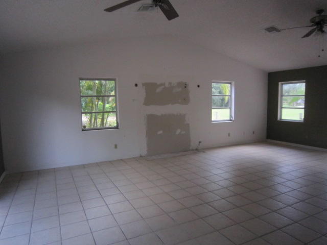 5590 Colbright Road Lake Worth, FL 33467 - Photo 12 of 22 Family room