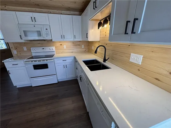 $179,900 | 1021 North Elm Street, Maryville, MO 64468