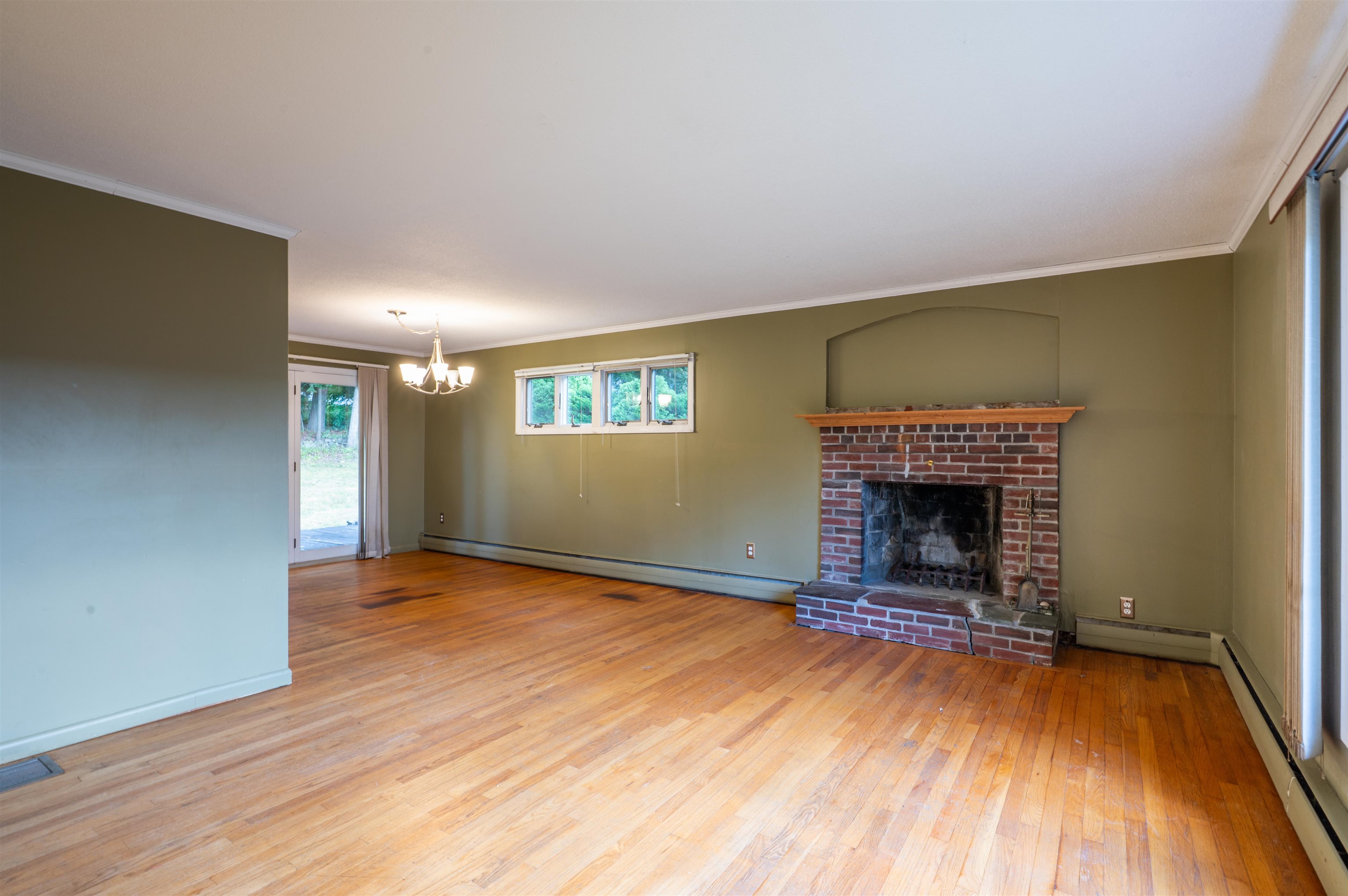98 Peele Road Nashua, NH 03062 - Photo 6 of 21