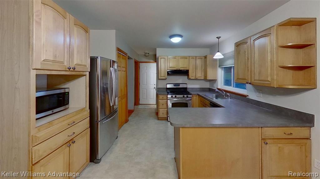 202 Linhart Street Novi, MI 48377 - Photo 5 of 20