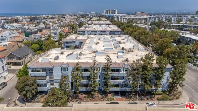 a picture of city view