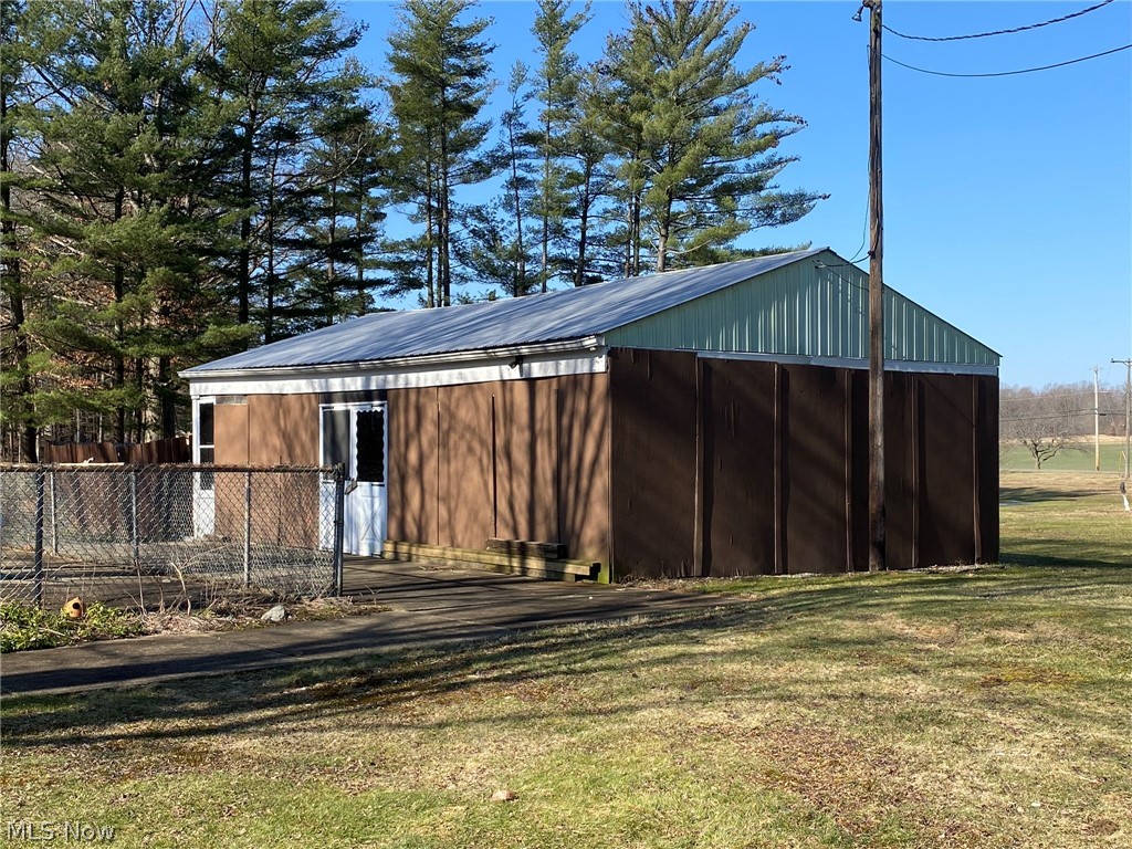 2206 Rauch Road East Palestine, OH 44413 - Photo 20 of 27 Pavillion