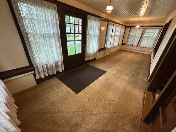 $2,280 | 216 Litchfield Avenue Southeast, Willmar, MN 56201