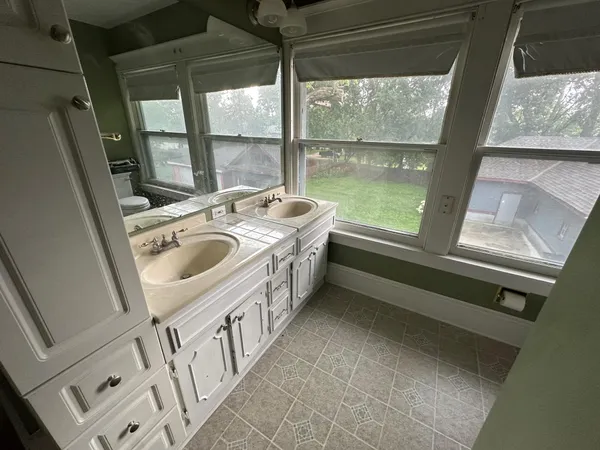 $2,280 | 216 Litchfield Avenue Southeast, Willmar, MN 56201