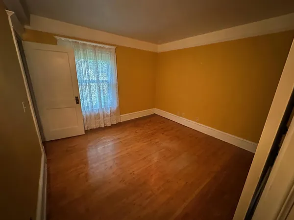 $2,280 | 216 Litchfield Avenue Southeast, Willmar, MN 56201