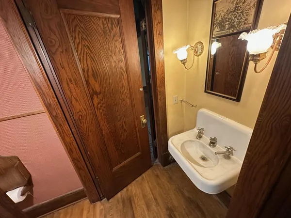 $2,280 | 216 Litchfield Avenue Southeast, Willmar, MN 56201