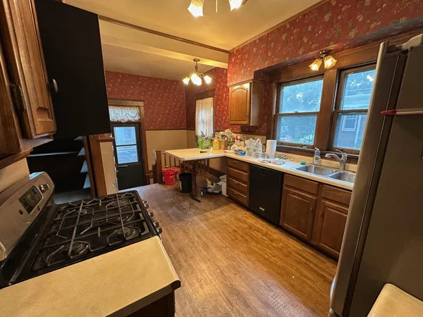 $2,280 | 216 Litchfield Avenue Southeast, Willmar, MN 56201