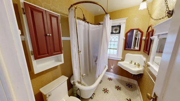 $2,280 | 216 Litchfield Avenue Southeast, Willmar, MN 56201