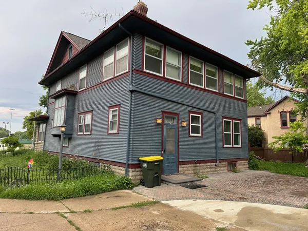 $2,280 | 216 Litchfield Avenue Southeast, Willmar, MN 56201