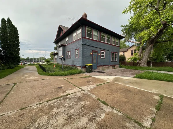 $2,280 | 216 Litchfield Avenue Southeast, Willmar, MN 56201