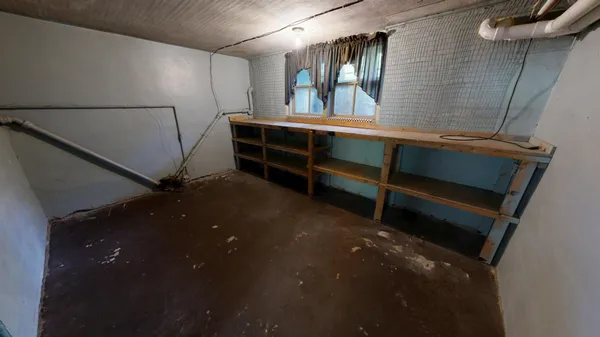 $2,280 | 216 Litchfield Avenue Southeast, Willmar, MN 56201