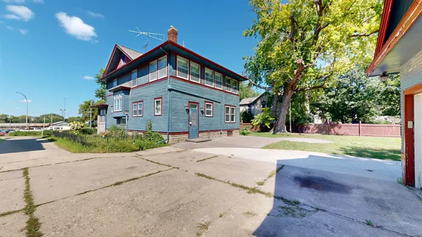 $2,280 | 216 Litchfield Avenue Southeast, Willmar, MN 56201