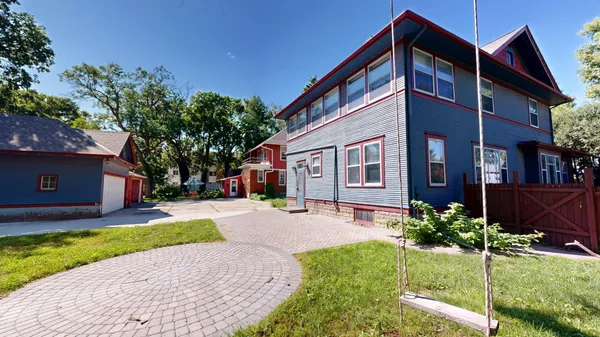 $2,280 | 216 Litchfield Avenue Southeast, Willmar, MN 56201