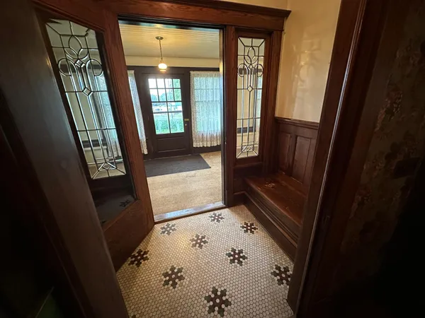 $2,280 | 216 Litchfield Avenue Southeast, Willmar, MN 56201