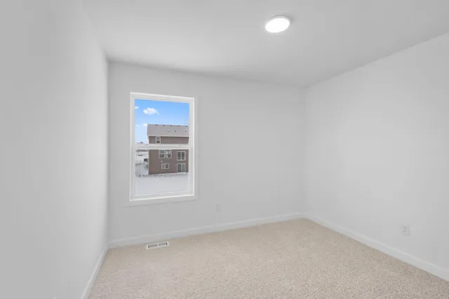 $534,755 | 7555 Upper 42nd Street North, Oakdale, MN 55128