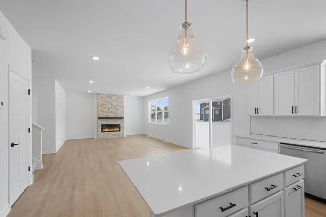 $534,755 | 7555 Upper 42nd Street North, Oakdale, MN 55128