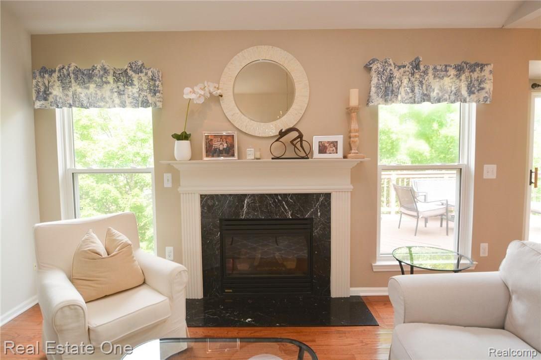 1139 Churchill Circle, Unit 43 Rochester, MI 48307 - Photo 4 of 24 DSC_7557.jpg
