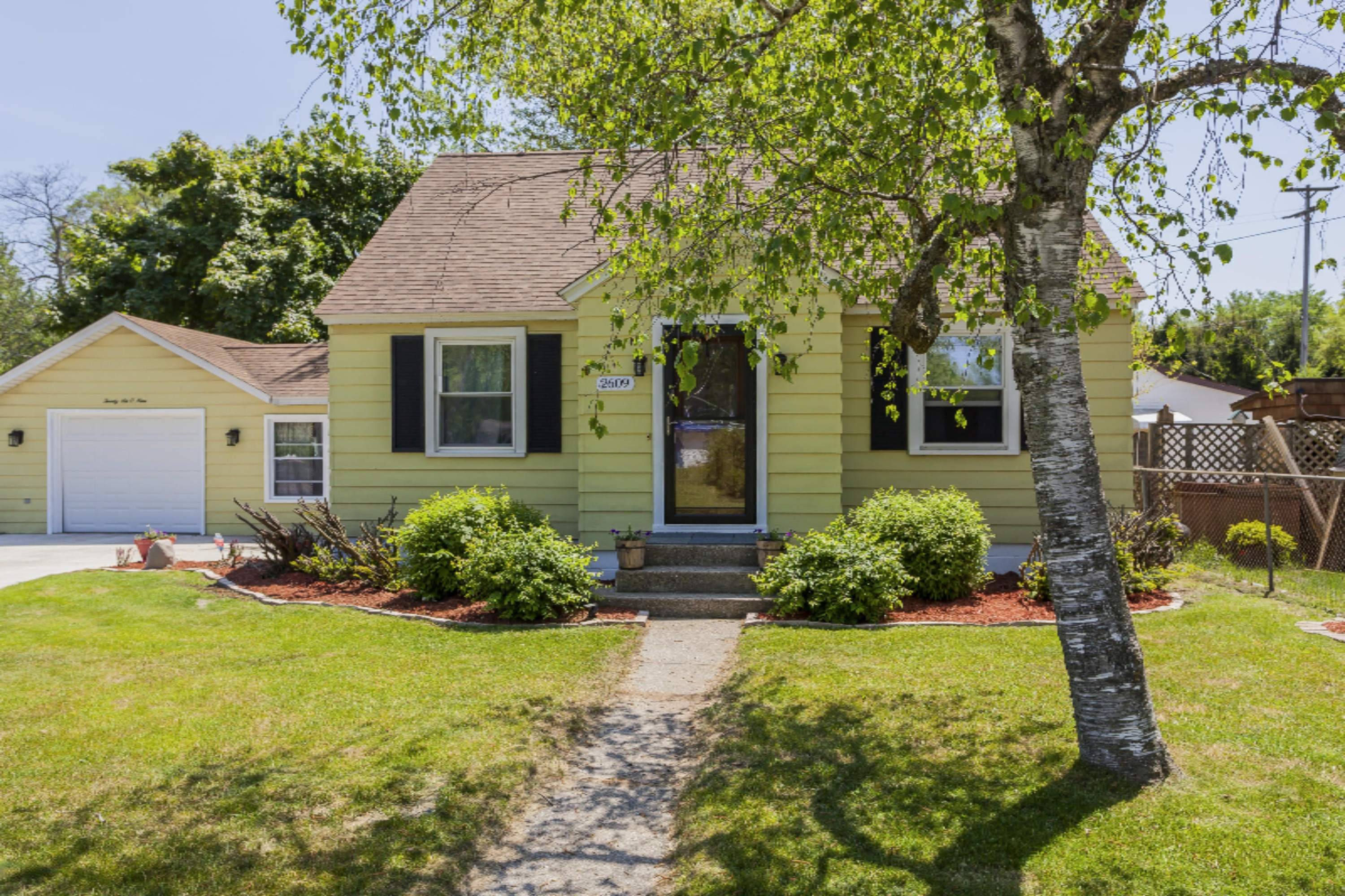 2609 Heights Ravenna Road Muskegon, MI 49444 - Photo 2 of 28 IMG_4271