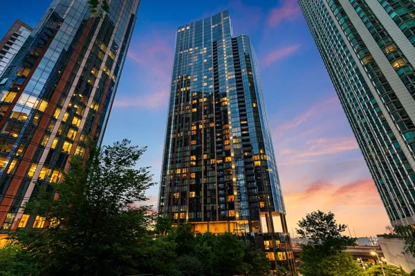 $3,000 | 211 North Harbor Drive, Unit 2107, Chicago, IL 60601