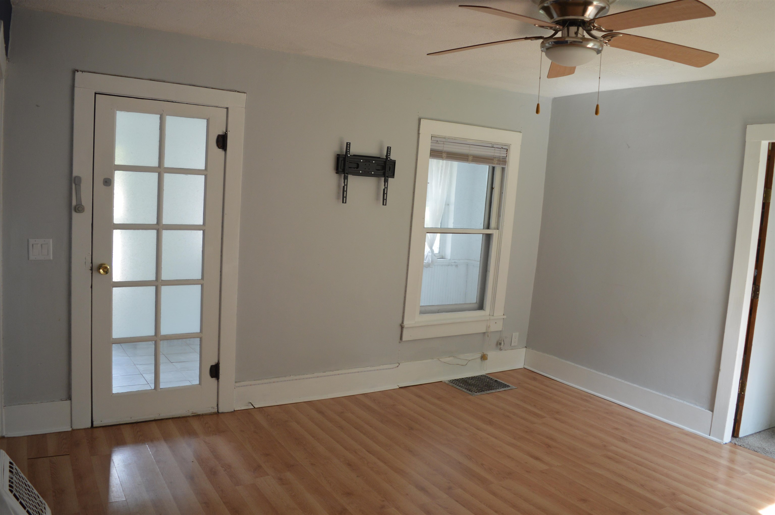 313 Pleasant Street Clinton, WI 53525 - Photo 6 of 42