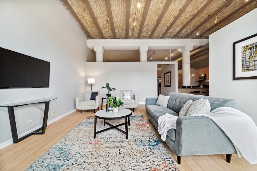 2101 West Rice Street, Unit 206 Chicago, IL 60622 - Photo 5 of 25 Gallery Image 5