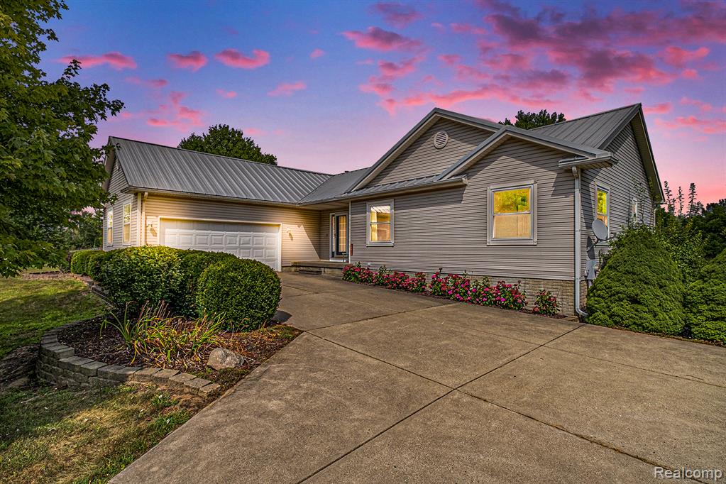 14413 Seymour Road Linden, MI 48451 - Photo 2 of 42 Gallery Image 2