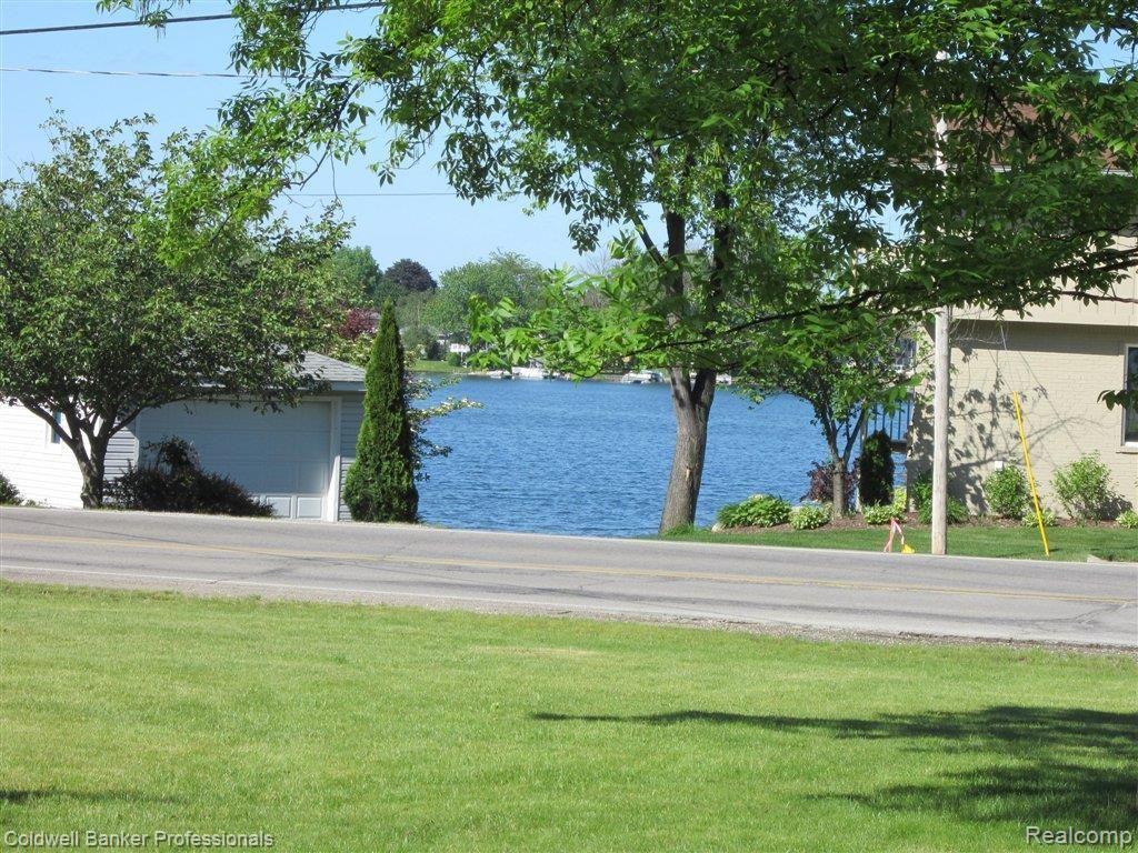 13150 Torrey Road Fenton, MI 48430 - Photo 10 of 16 Waterview
