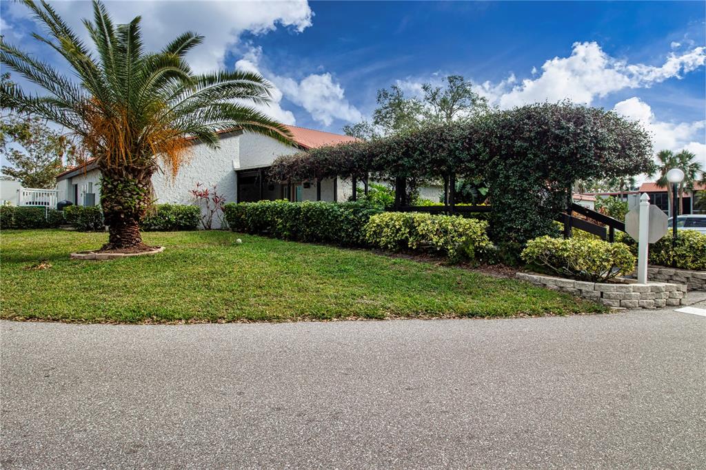 3259 South Beneva Road, Unit 102 Sarasota, FL 34232 - Photo 26 of 38