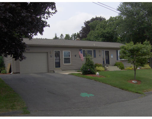 7 Oconnell Road Holyoke, MA 01040 - Photo 2 of 17 Gallery Image 2