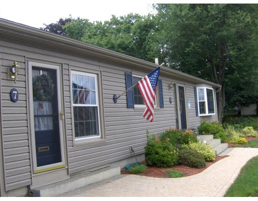 7 Oconnell Road Holyoke, MA 01040 - Photo 4 of 17 Gallery Image 4