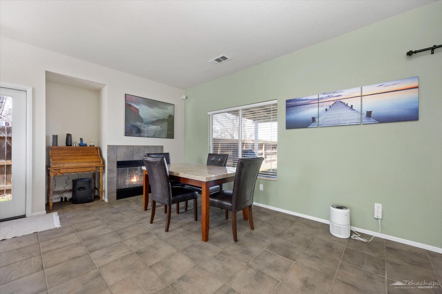 1027 Clearview Street Tehachapi, CA 93561 - Photo 7 of 20 Gallery Image 7