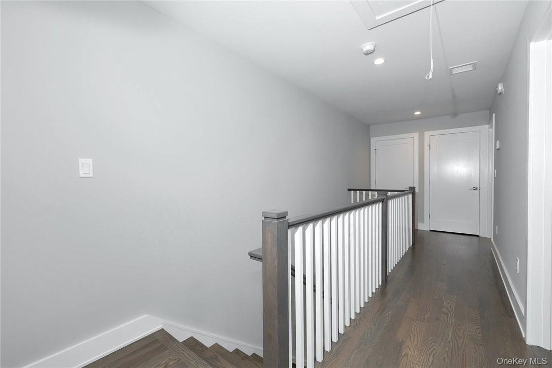40 Devoe Street, Unit B Dobbs Ferry, NY 10522 - Photo 13 of 27 Second Floor Hallway