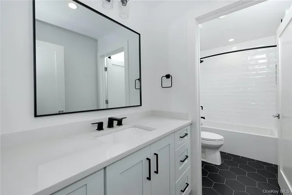 $1,249,999 | 40 Devoe Street, Unit B, Dobbs Ferry, NY 10522