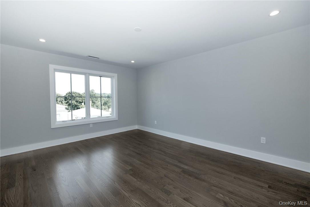 40 Devoe Street, Unit B Dobbs Ferry, NY 10522 - Photo 17 of 27 Primary Bedroom