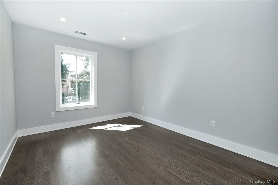 40 Devoe Street, Unit B Dobbs Ferry, NY 10522 - Photo 19 of 27 Bedroom