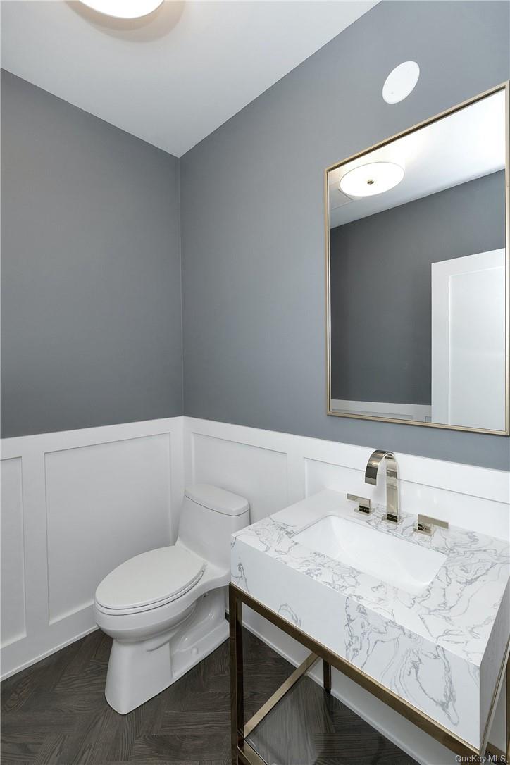 40 Devoe Street, Unit B Dobbs Ferry, NY 10522 - Photo 7 of 27 Half bathroom (Powder Room)