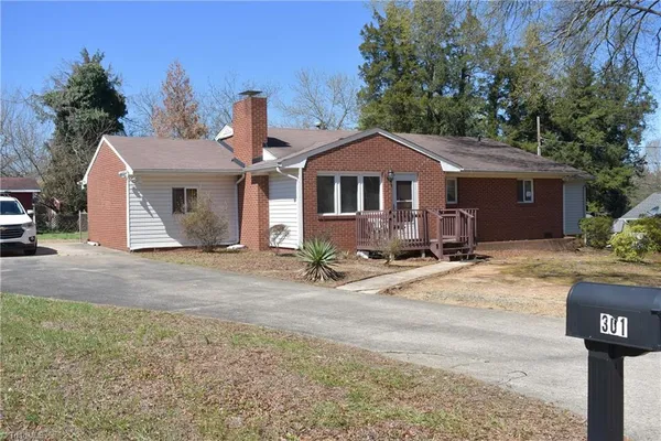 $225,000 | 301 Lindale Drive, High Point, NC 27265